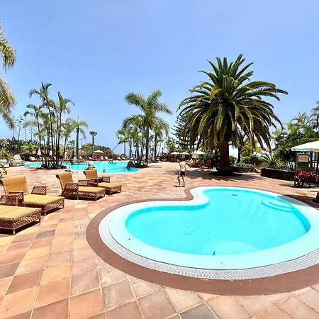Amazing Views To The Sea With Pool 公寓