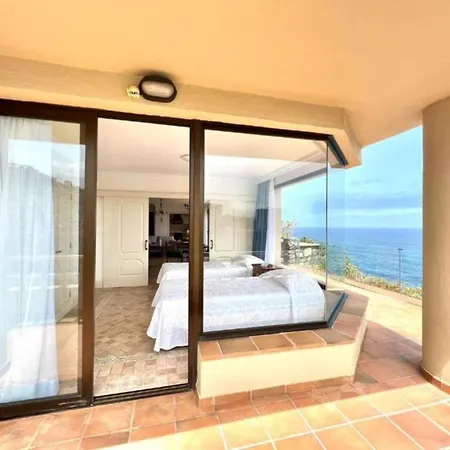 Amazing Views To The Sea With Pool 公寓