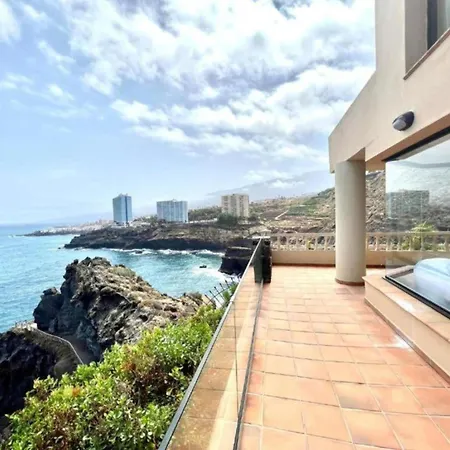 Amazing Views To The Sea With Pool Apartment