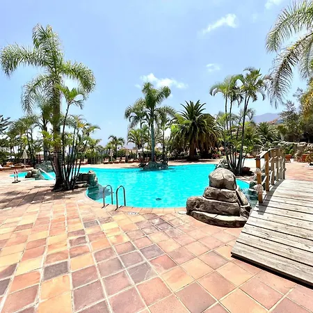 Amazing Views To The Sea With Pool Apartment