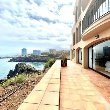 Amazing Views To The Sea With Pool Apartment
